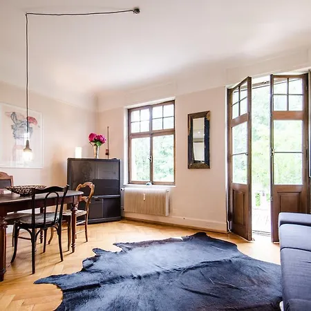 Villa12 *